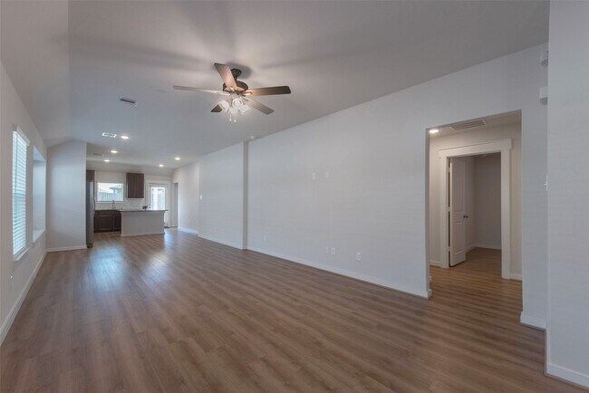 Building Photo - 7534 Coral Ter Dr