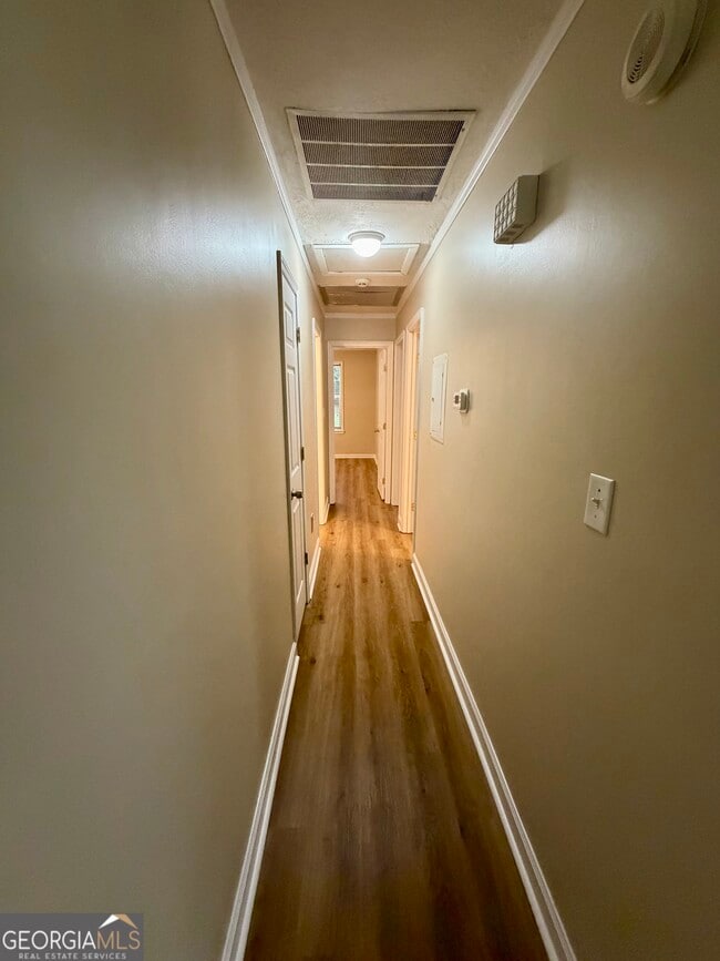 Building Photo - 513 Cherokee Ct