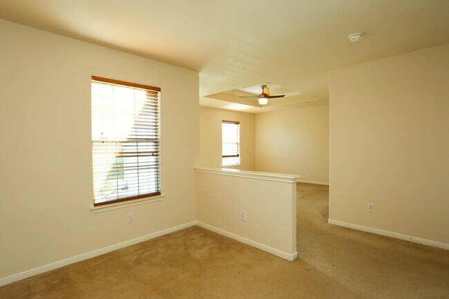Building Photo - 422 New Hope Ln