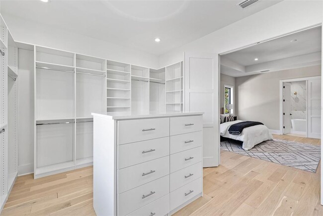 Building Photo - 2106 S Cortez Ave
