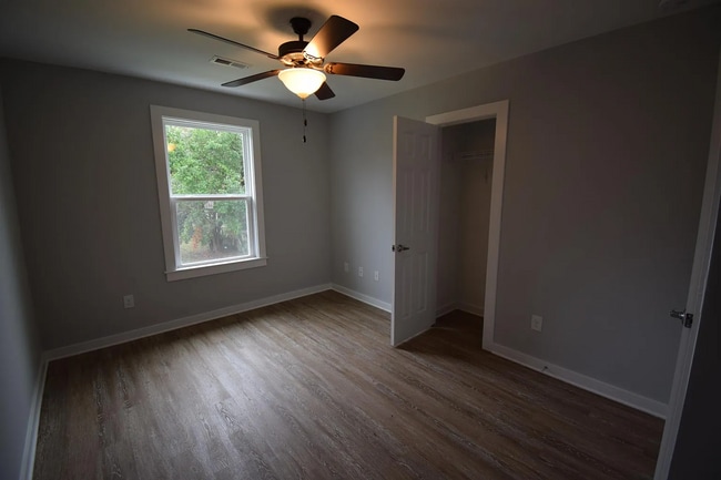 Building Photo - 1905 Grayson St