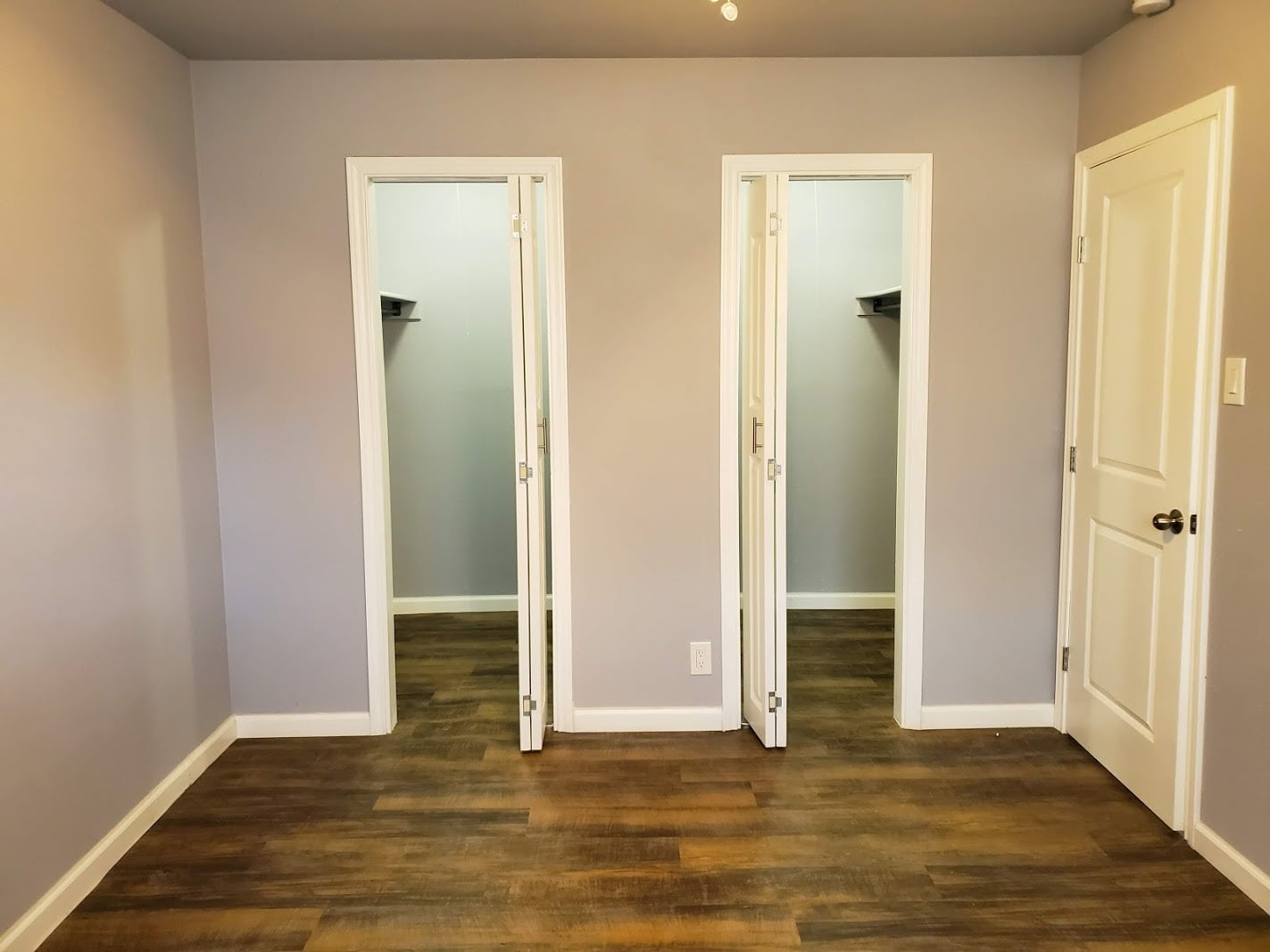Building Photo - 4025 Colonial Sun Dr