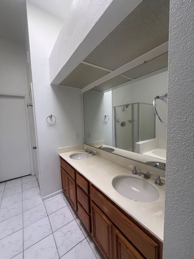 Building Photo - 2235 Indigo Hills Dr