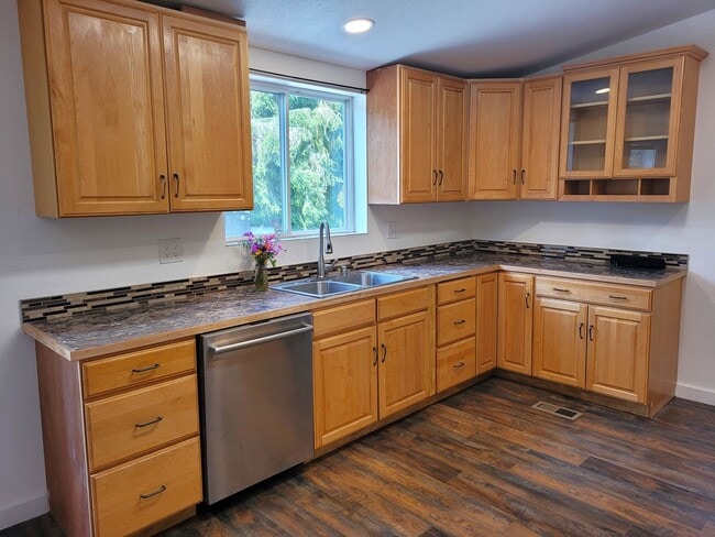 Building Photo - Country Home in secluded Mosquito Lake Rd ...