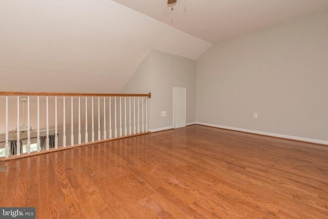 Building Photo - 117 Longpoint Way