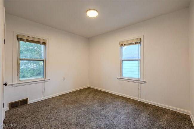 Building Photo - 997 Mohegan Trl