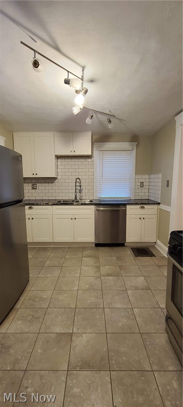 Building Photo - 4208 John Ct