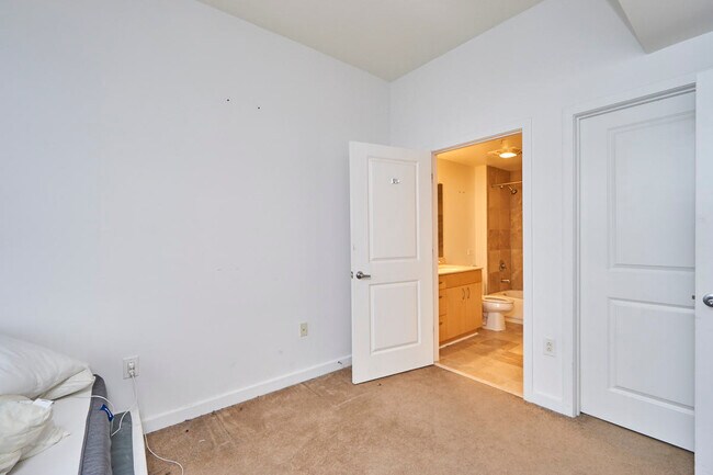 Building Photo - 475 K St NW