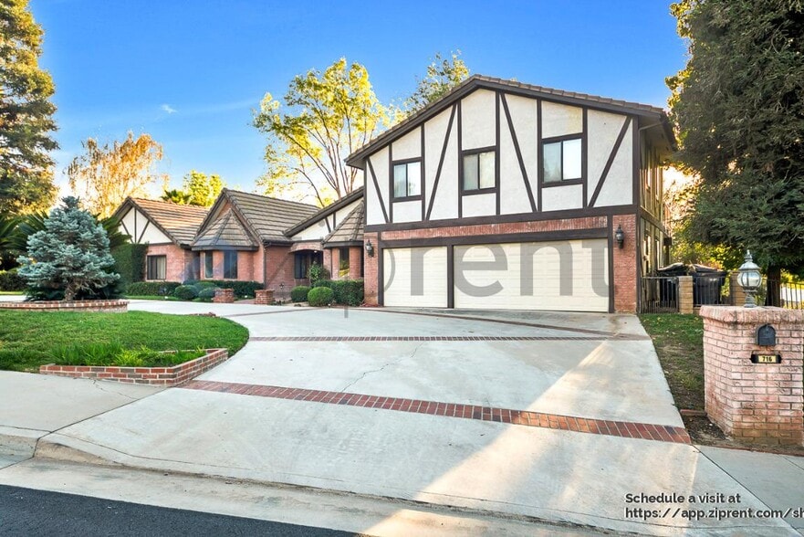 Building Photo - 716 Buckingham Dr