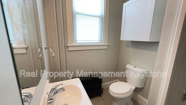 Building Photo - 1247 Chartiers Ave