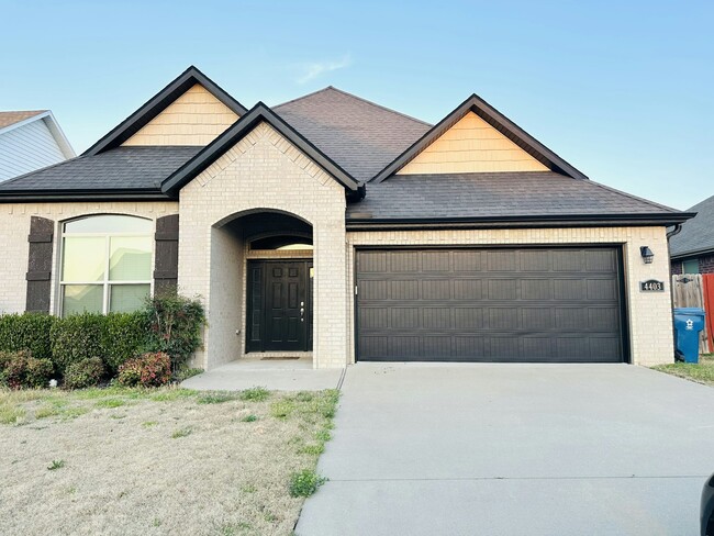 Building Photo - 4403 SW Eggersway Pl