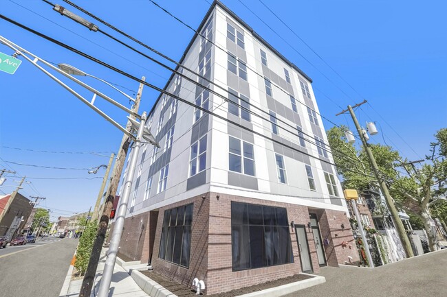 Building Photo - 30 McAdoo Ave