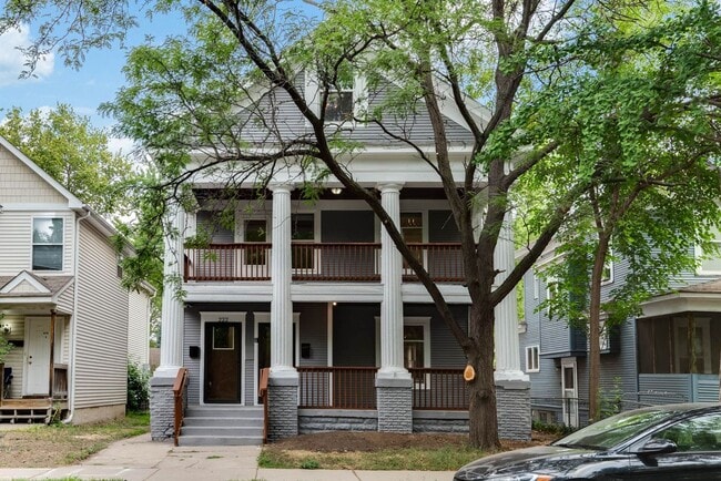 Building Photo - Beautifully Updated 4 BR/2 BA Upper-Level Duplex in Minneapolis with 2-Car Garage!