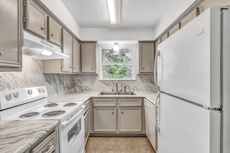 Building Photo - 3402 Timberline Ct