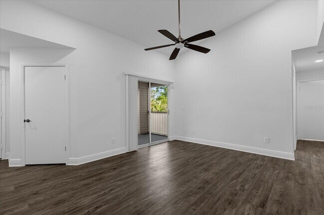 Building Photo - 2580 Grassy Point Dr