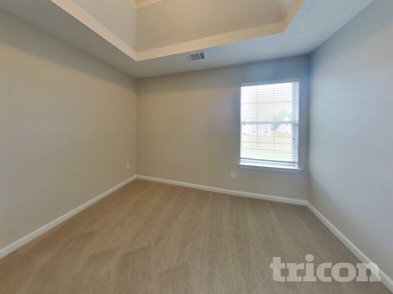 Building Photo - 9493 Creekside Rd