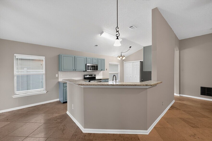 Building Photo - 863 Timberjack Ct