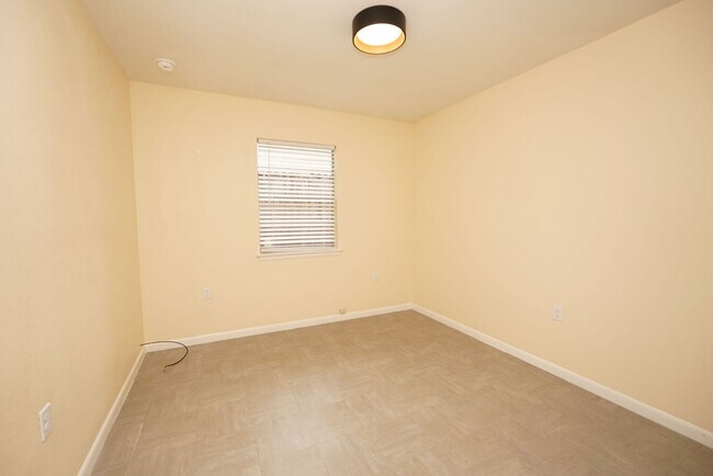 Building Photo - 418 Bullock Blvd