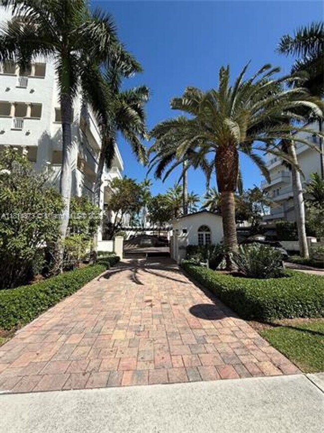 Building Photo - 1415 Sunset Harbour Dr