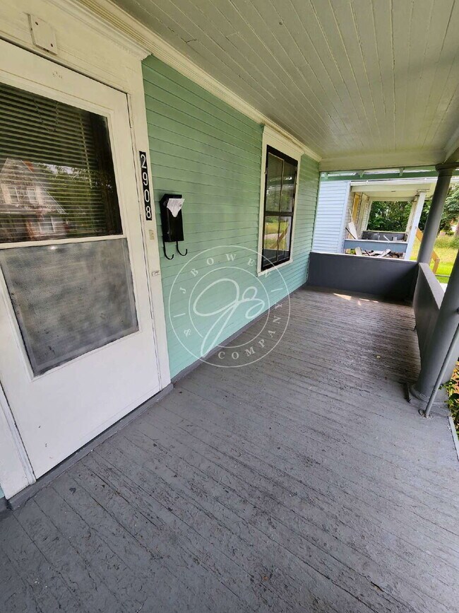 Building Photo - Spacious 3-Bedroom Home with Bonus Room and 1.5 Baths