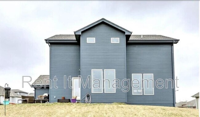Building Photo - 11505 S 110th Ave