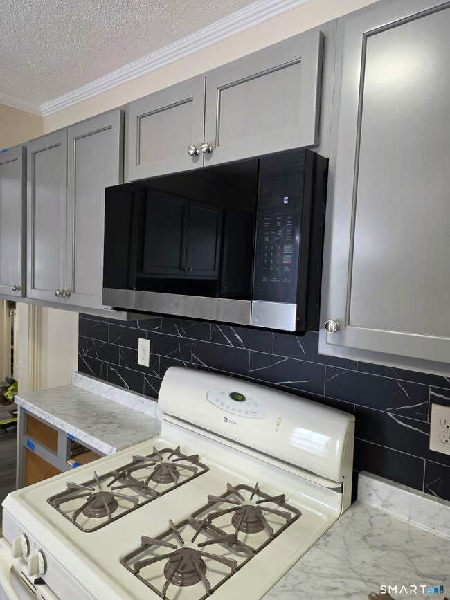 Building Photo - 288 Alling St