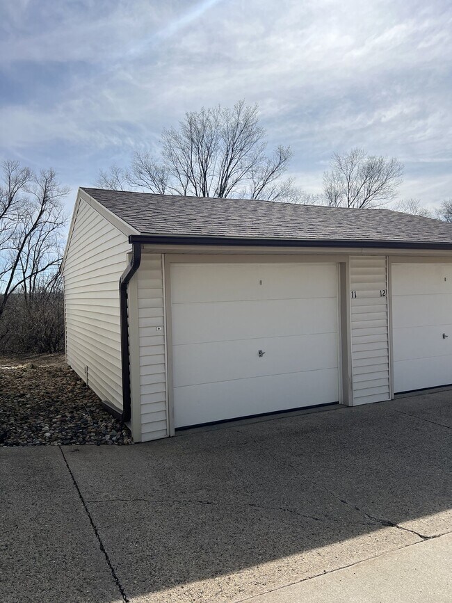 Building Photo - 9309 Sandler Dr