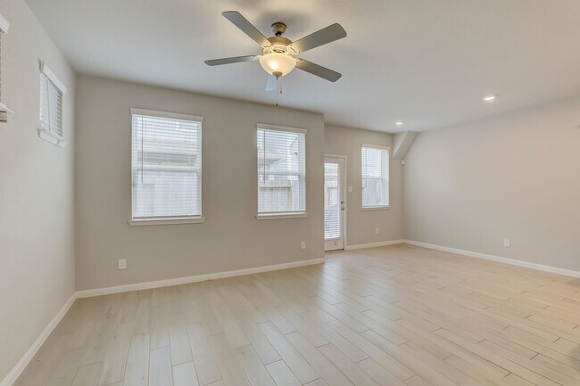 Building Photo - 1523 Parkland Oak Dr