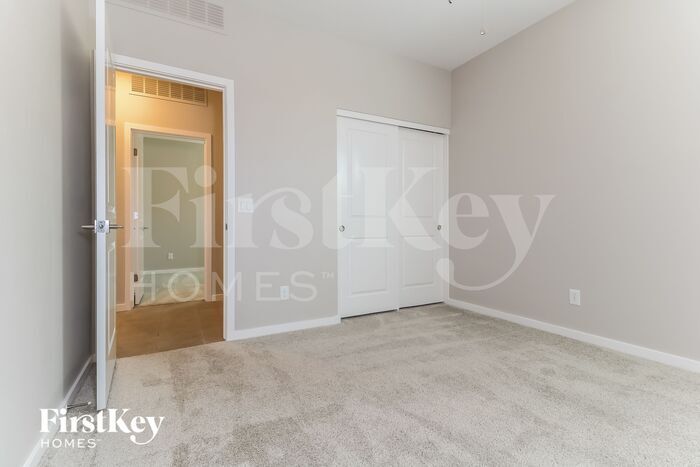 Building Photo - 4010 W Coneflower Ln