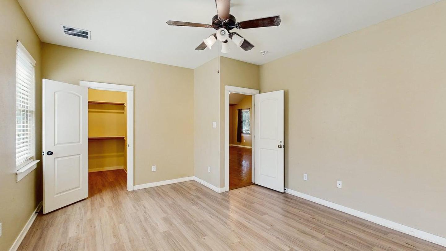 Building Photo - Beautifully updated home in a peaceful Geo...