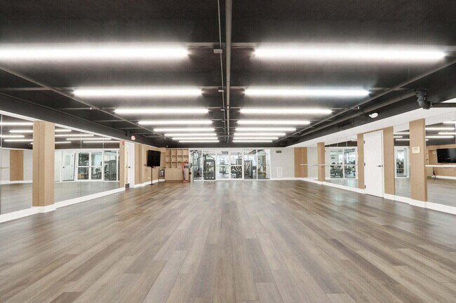 Building Photo - 2727 N Ocean Blvd