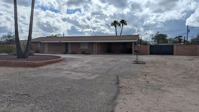 Building Photo - 3 Bedrooms and 2 Bath Rental