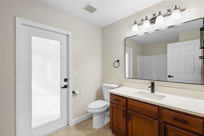 Building Photo - 1227 Tivoli Dr
