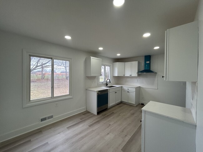 Building Photo - 254 W Craig Hill Dr