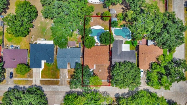 Building Photo - 227 Concordia Dr