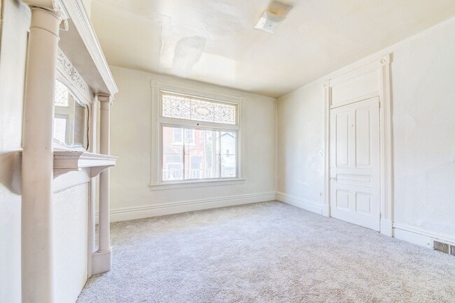 Building Photo - 744 Proctor Wy