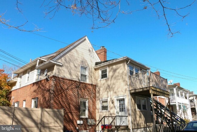 Building Photo - 2004 Trenton Ave