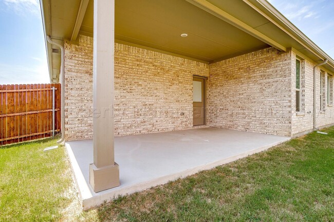 Building Photo - CHARMING, 2022 NEWLY BUILT BEAUTIFUL 4 BD,...