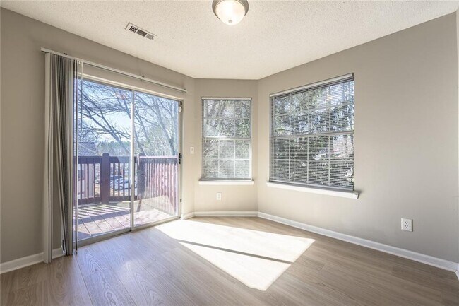 Building Photo - 1107 Sandy Ln Dr