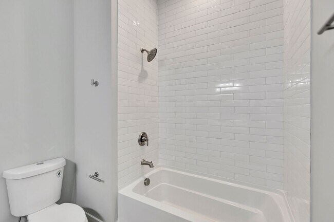 Building Photo - Updated 2-Bedroom Home in Indigo Hall at H...