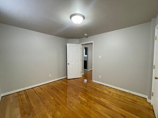 Building Photo - 1236 W 17th Ave