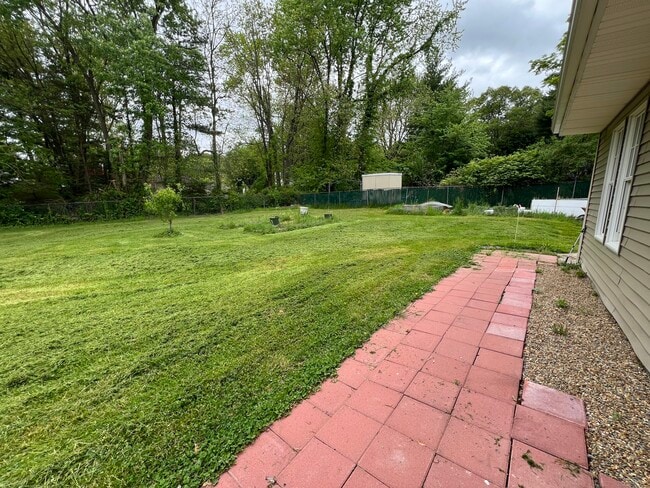 Building Photo - 505 Church St