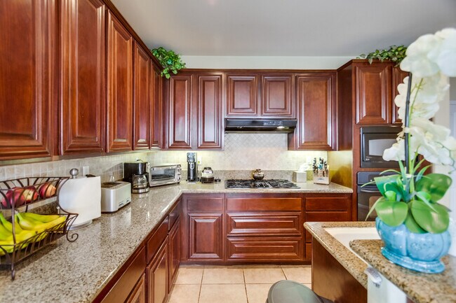 Building Photo - Magnificent Stone Canyon Home with Top of ...
