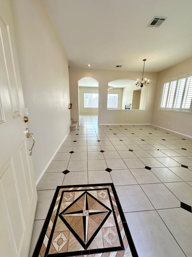 Building Photo - 7607 Pioneer Ranch Ave