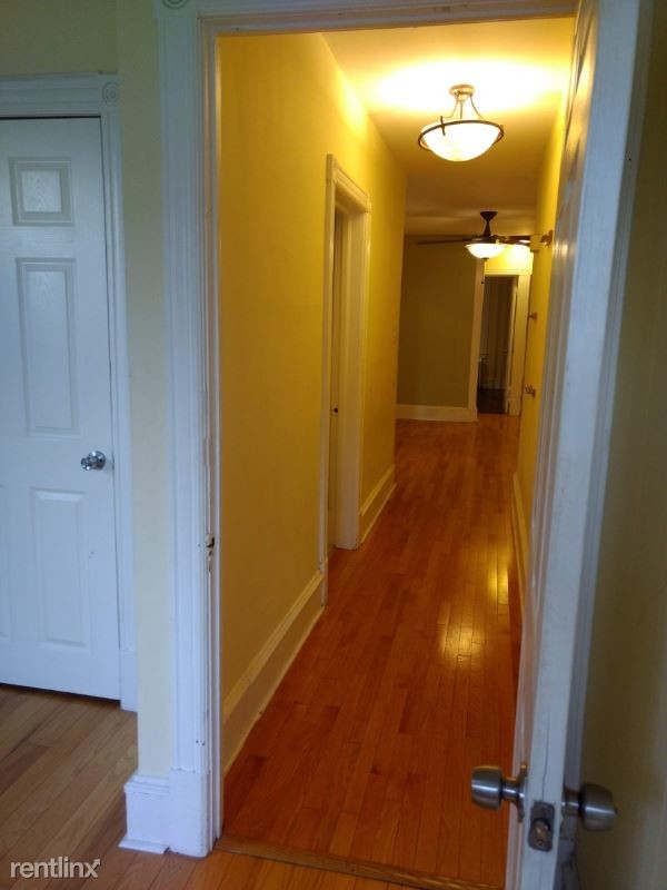 Building Photo - 22 School Ln