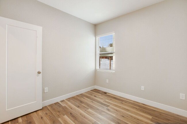 Building Photo - Brand New Woodland Park Townhome!