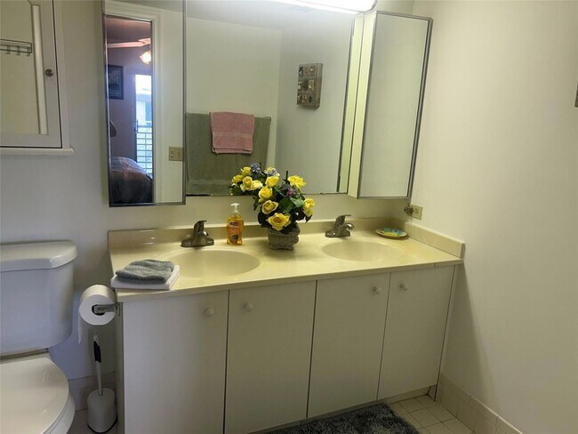 Building Photo - 3405 Bimini Ln