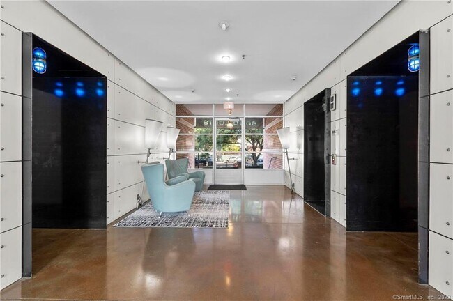 Building Photo - 10 Ann St