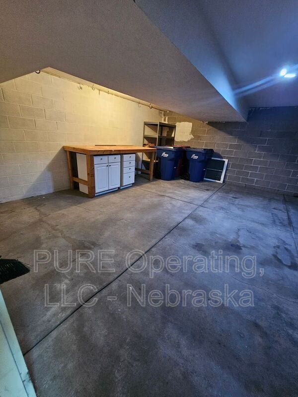 Building Photo - 16860 Larimore Ave