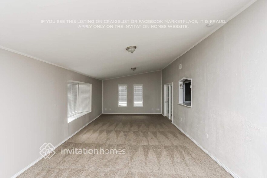Building Photo - 1613 Willowbrook St